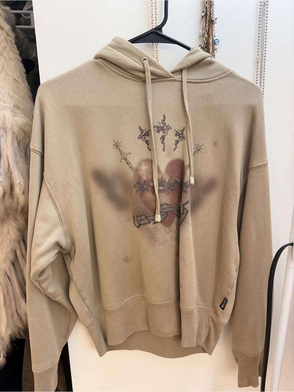 Sculptor Beige Graphic Heart Hoodie